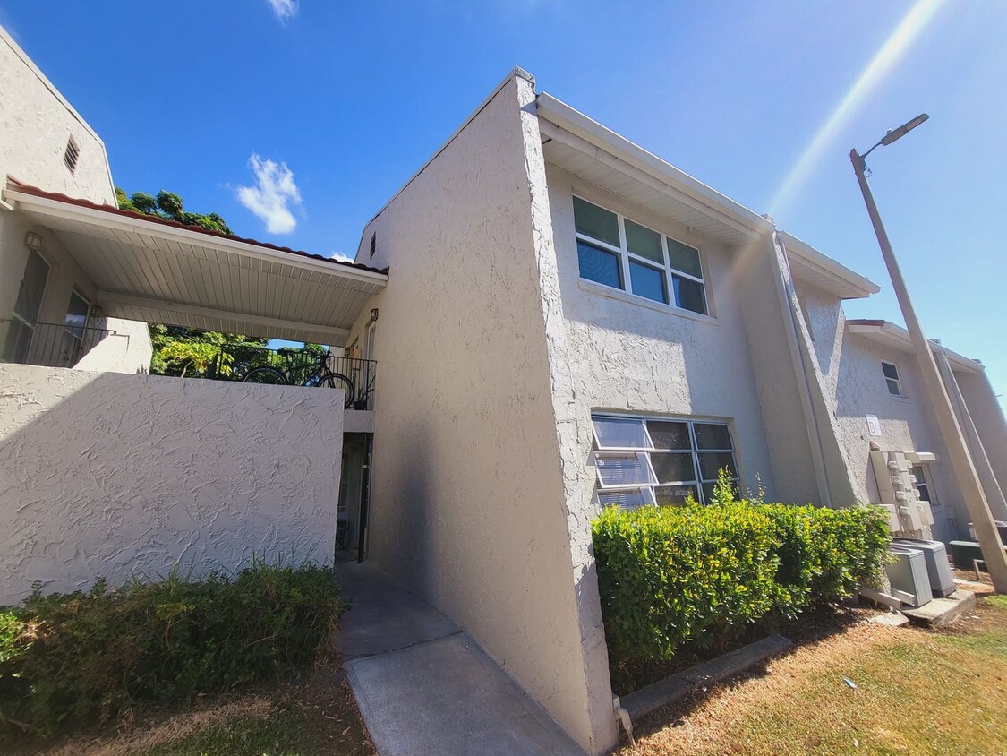 Foto principal - Your Lake View Condo is waiting for you in...
