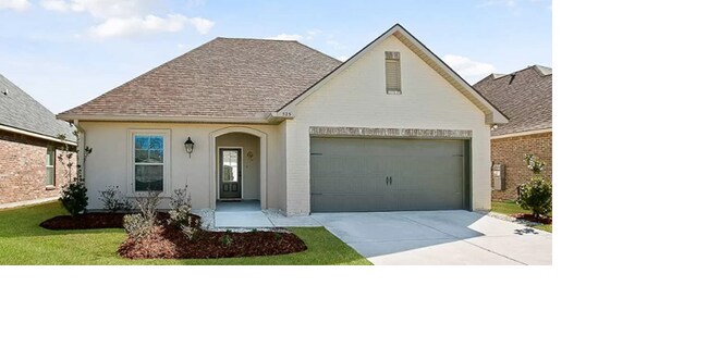 Building Photo - 525 Lake Breeze Dr