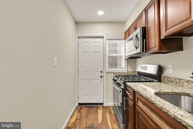 Foto del edificio - 4131 Hunt Pl NE