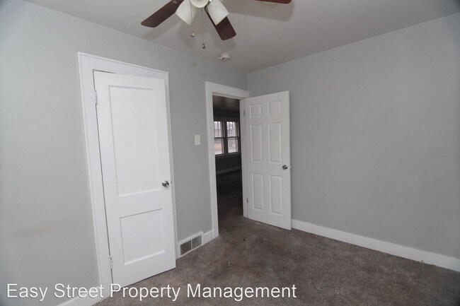 Foto del edificio - 2 br, 1 bath House - 210 E 3rd Ave.