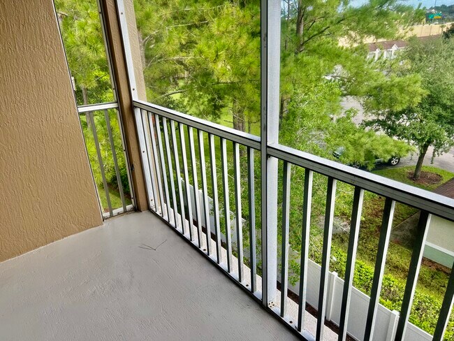 Foto del edificio - 7990 Baymeadows Rd E