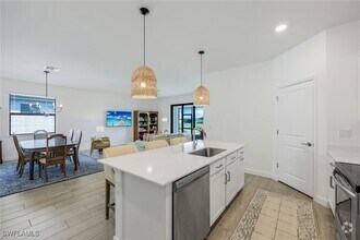 Building Photo - 13842 Hunter Oak Dr