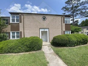 Building Photo - 256 Myron Cir