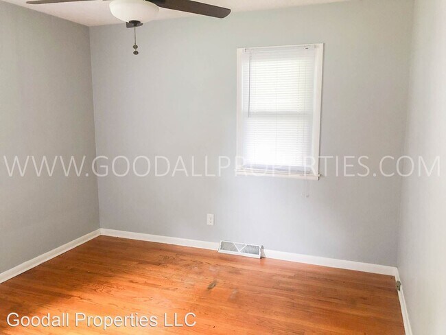 Building Photo - 3 br, 1 bath House - 201 SW Arlan Dr