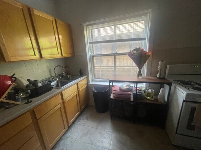 Foto del edificio - 1625 Ridge Ave