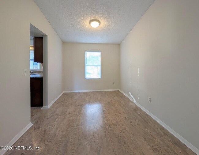 Building Photo - 10959 Steeding Horse Dr