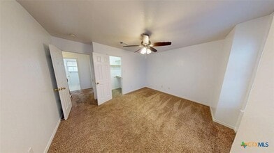 Building Photo - 609 Man O War Dr