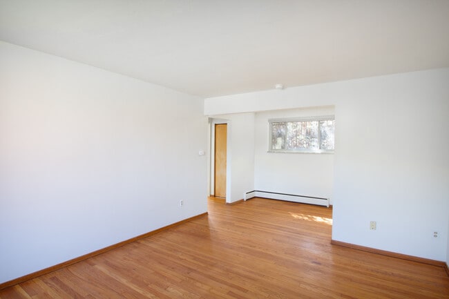 Building Photo - 600 Allenby Ave