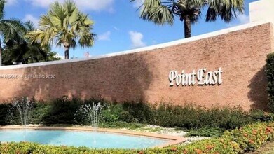 Building Photo - 2855 Leonard Dr