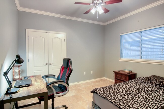 Foto del edificio - 6814 Guinevere St