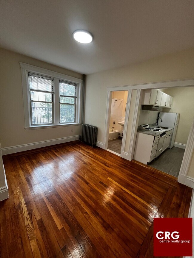 Building Photo - 31-33 Park Dr. Unit A1
