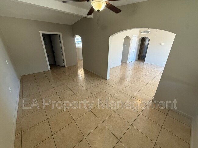 Foto del edificio - 725 Marcella St NE
