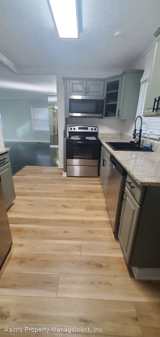 Building Photo - 3 br, 1.5 bath House - 1922 Rogers Drive