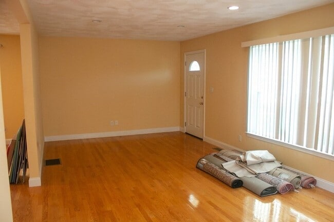 Building Photo - 4 Humphrey St