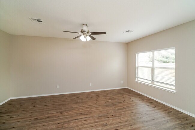 Building Photo - 357 Saddlehorn Way