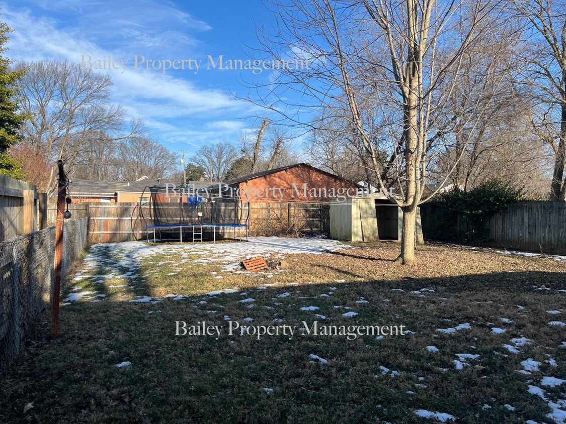 Building Photo - 1613 Pershing Ave