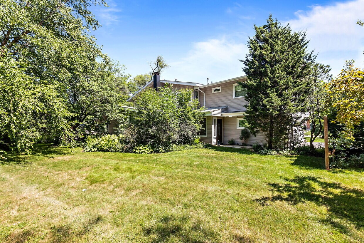 Foto principal - 1717 N Happ Rd