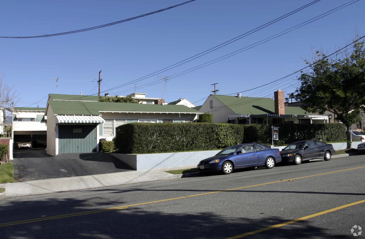 Building Photo - 1301 E Wilson Ave