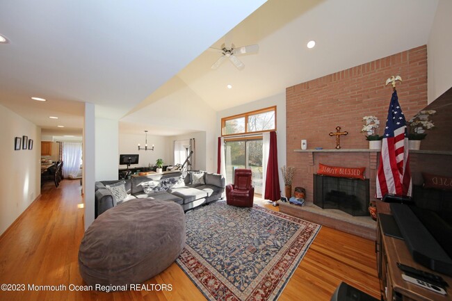 Building Photo - 29 Garryford Dr
