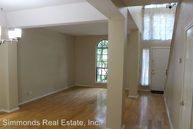 Building Photo - 4 br, 2.5 bath House - 2326 Oak Castle