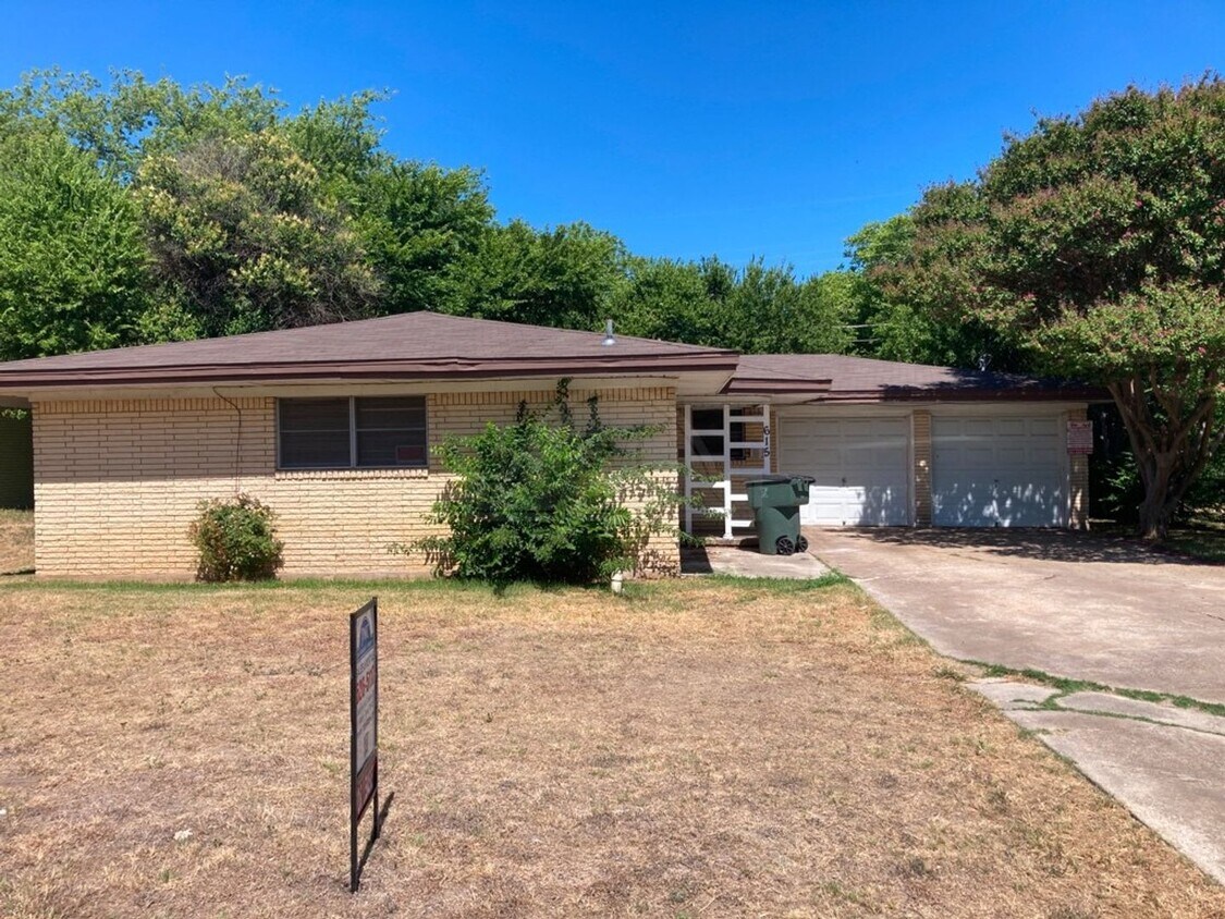 Foto principal - 615 S 10th St