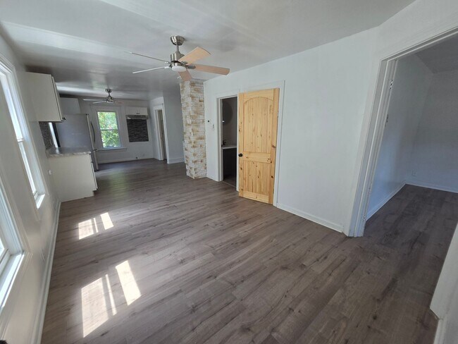Foto del edificio - 722 E 7th St