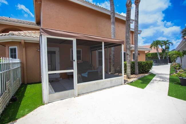 Building Photo - 10341 Buena Ventura Dr