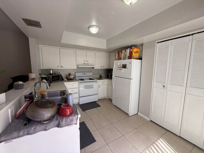 Foto del edificio - 11904 Basin St S