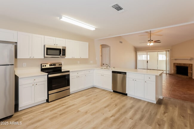 Foto del edificio - 7744 W Yucca St