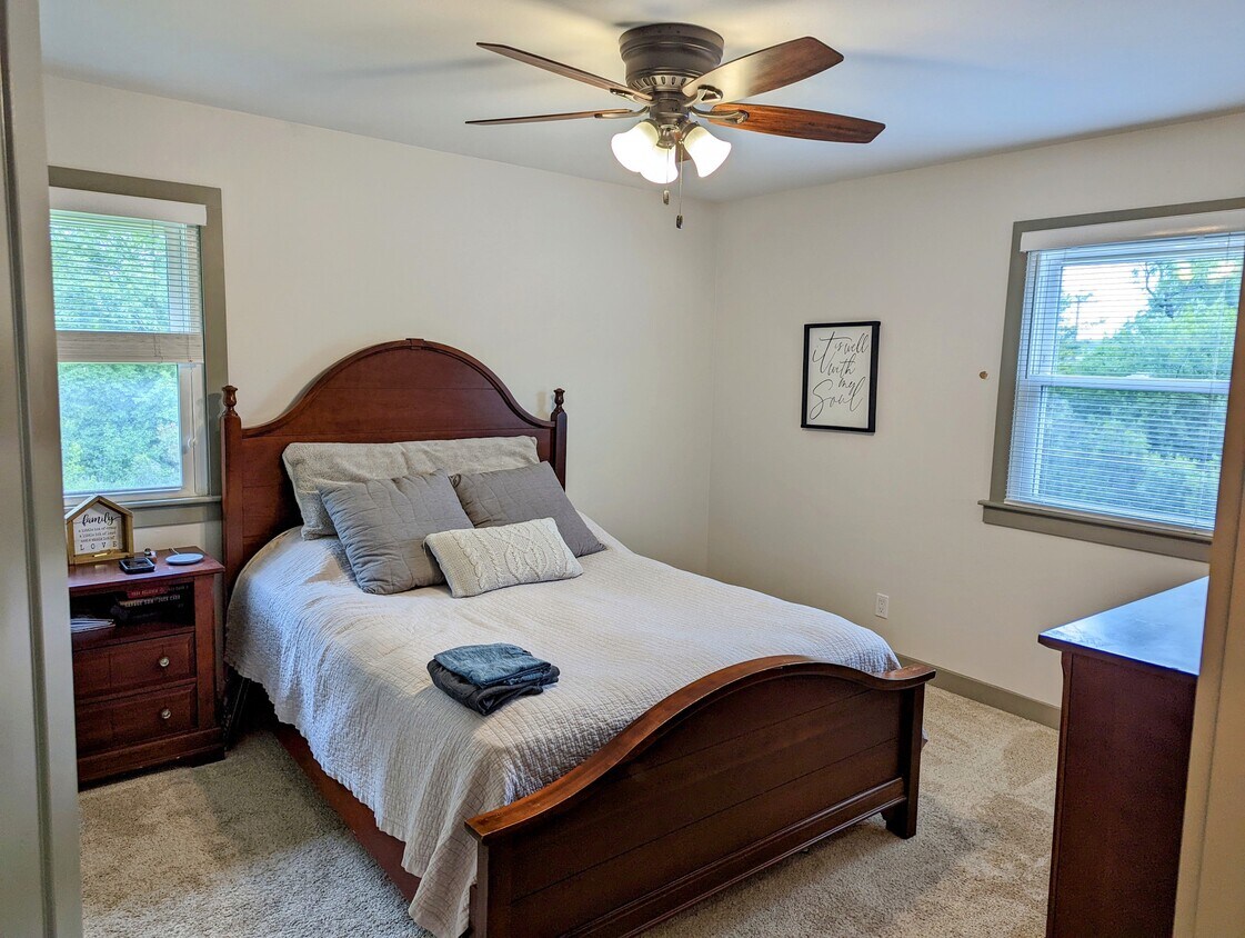 Primary Photo - 21500 Lees Ct