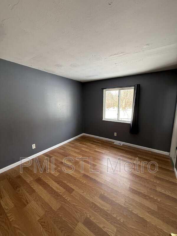 Building Photo - 10189 Count Dr