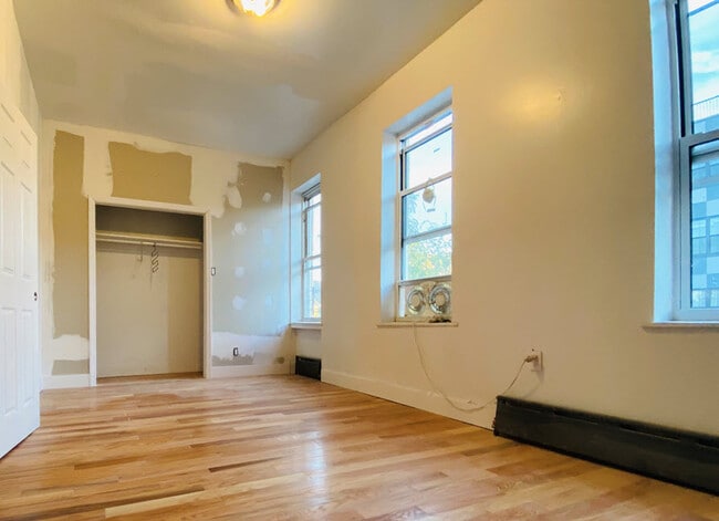 Building Photo - 273 Sumpter St