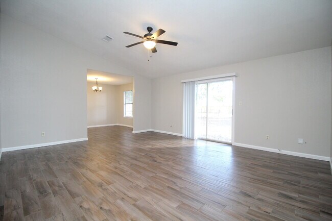 Foto del edificio - Option 2 (Lifestyle-Focused): Spacious & Stylish 3BR/2BA Home in Avondale Near NAS Pensacola | Va...