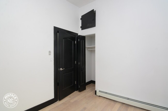 Building Photo - 44 MacDonough St