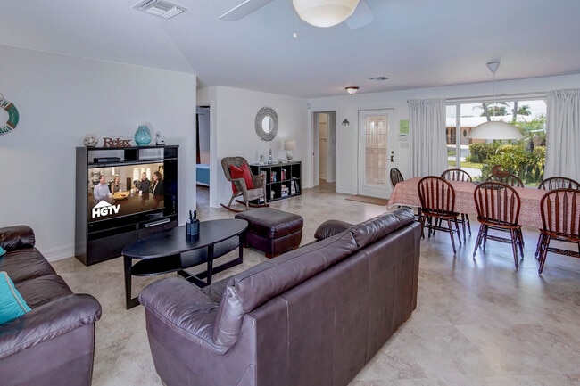 Foto del edificio - 2731 NE 53rd St