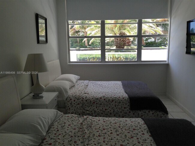 Foto del edificio - 100 Lincoln Rd