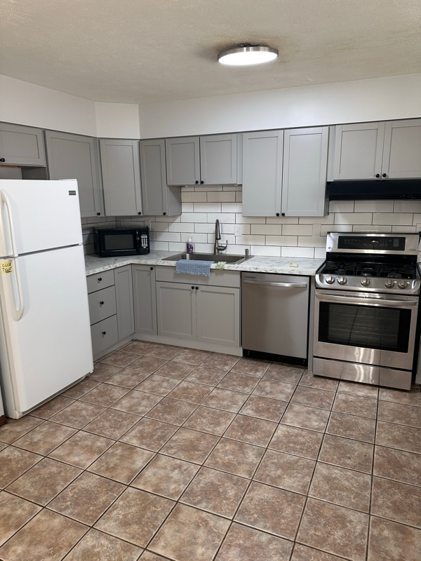 Building Photo - 388 Gamewood Dr