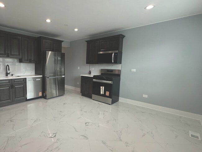 Foto del edificio - 2702 S Union Ave