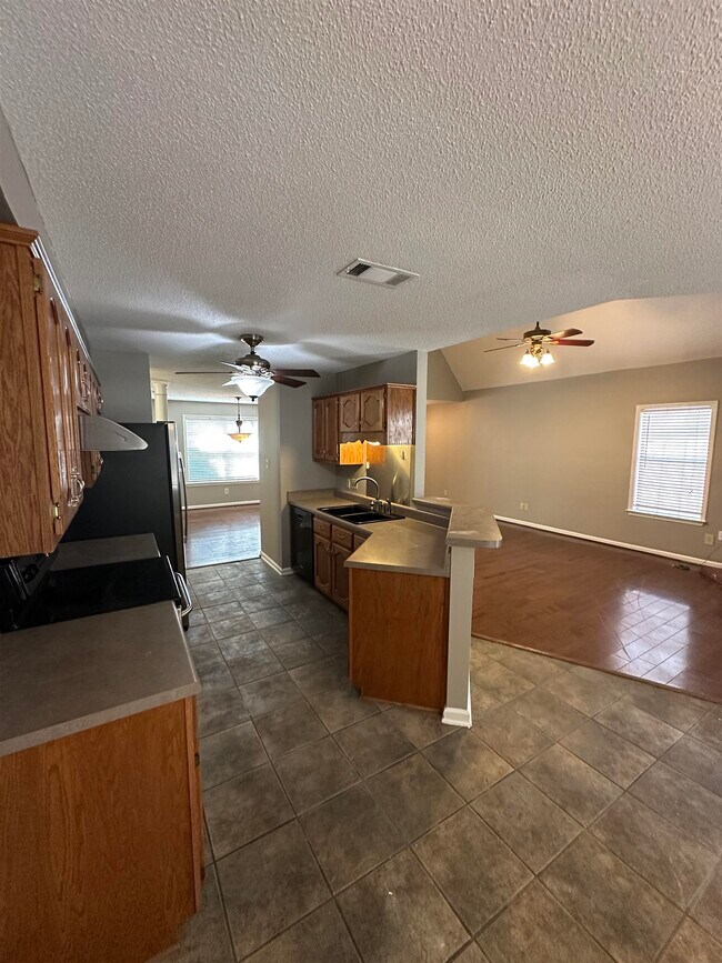 Building Photo - 6248 Lake View Cove