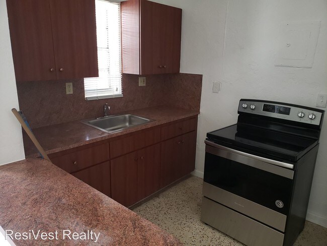Foto del edificio - 600 SW 10th St
