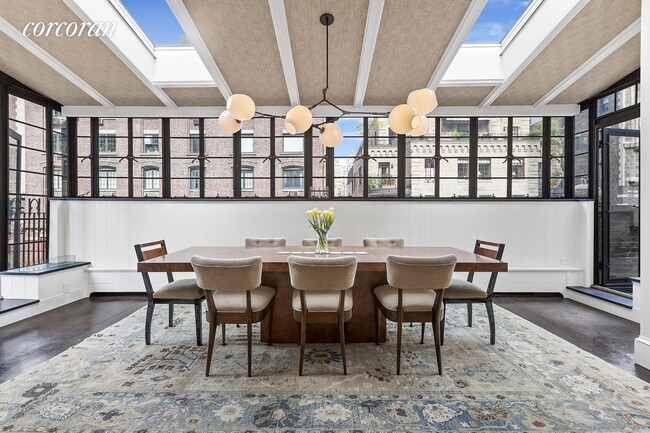 Building Photo - 40 W 67th St