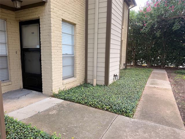 Building Photo - 10650 Steppington Dr