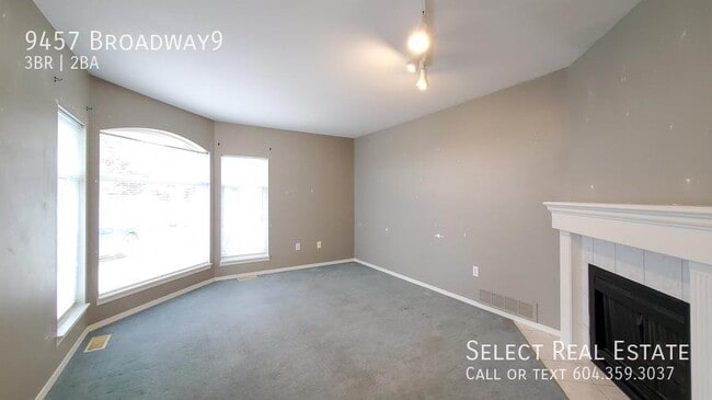 Photo du bâtiment - 9457 Broadway