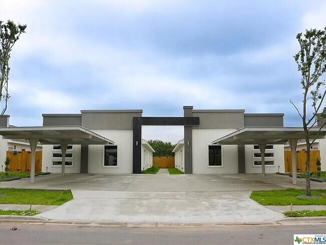 Building Photo - 1707 Angelina Marie Dr