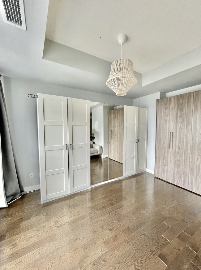 Ample amounts of storage - 460 Adelaide St E
