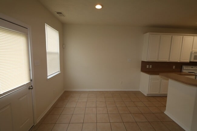 Building Photo - 14418 Fairbuff Ln
