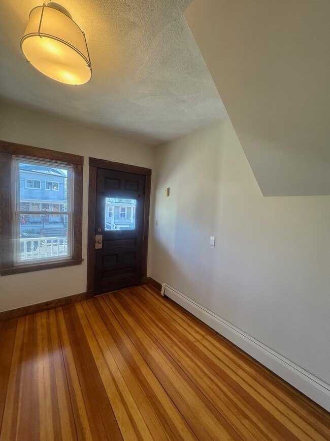 Building Photo - 29 Frederick Ave