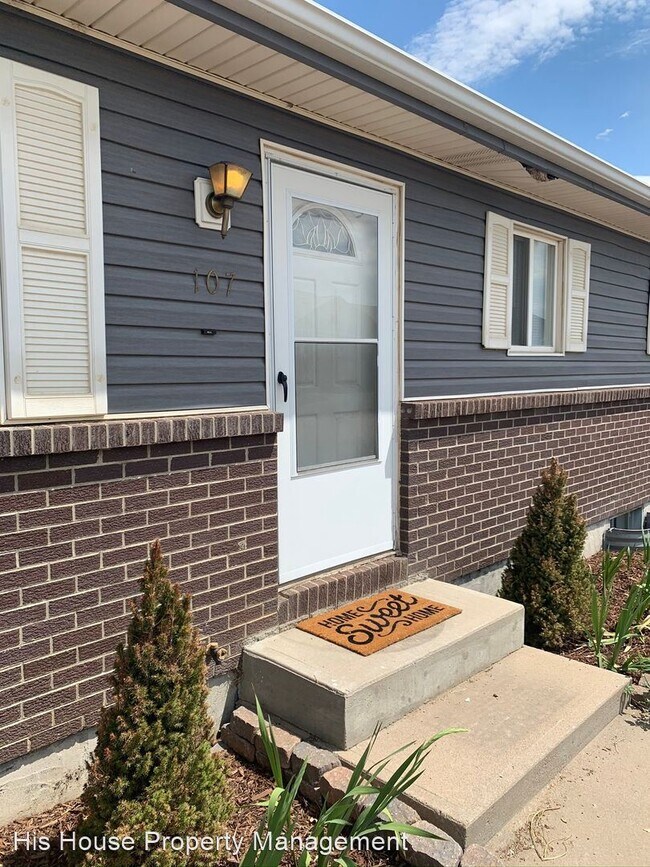 Foto del edificio - 4 br, 2 bath House - 107 Main St
