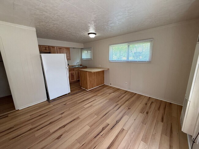 Foto del edificio - 529 Steward Ave