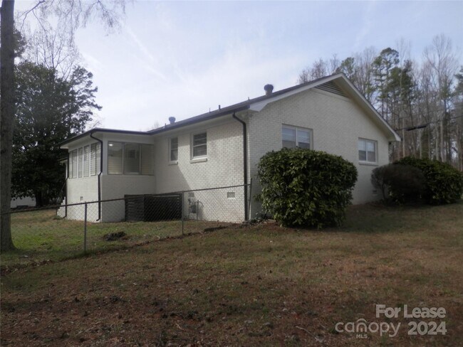 Building Photo - 8449 Reames Rd